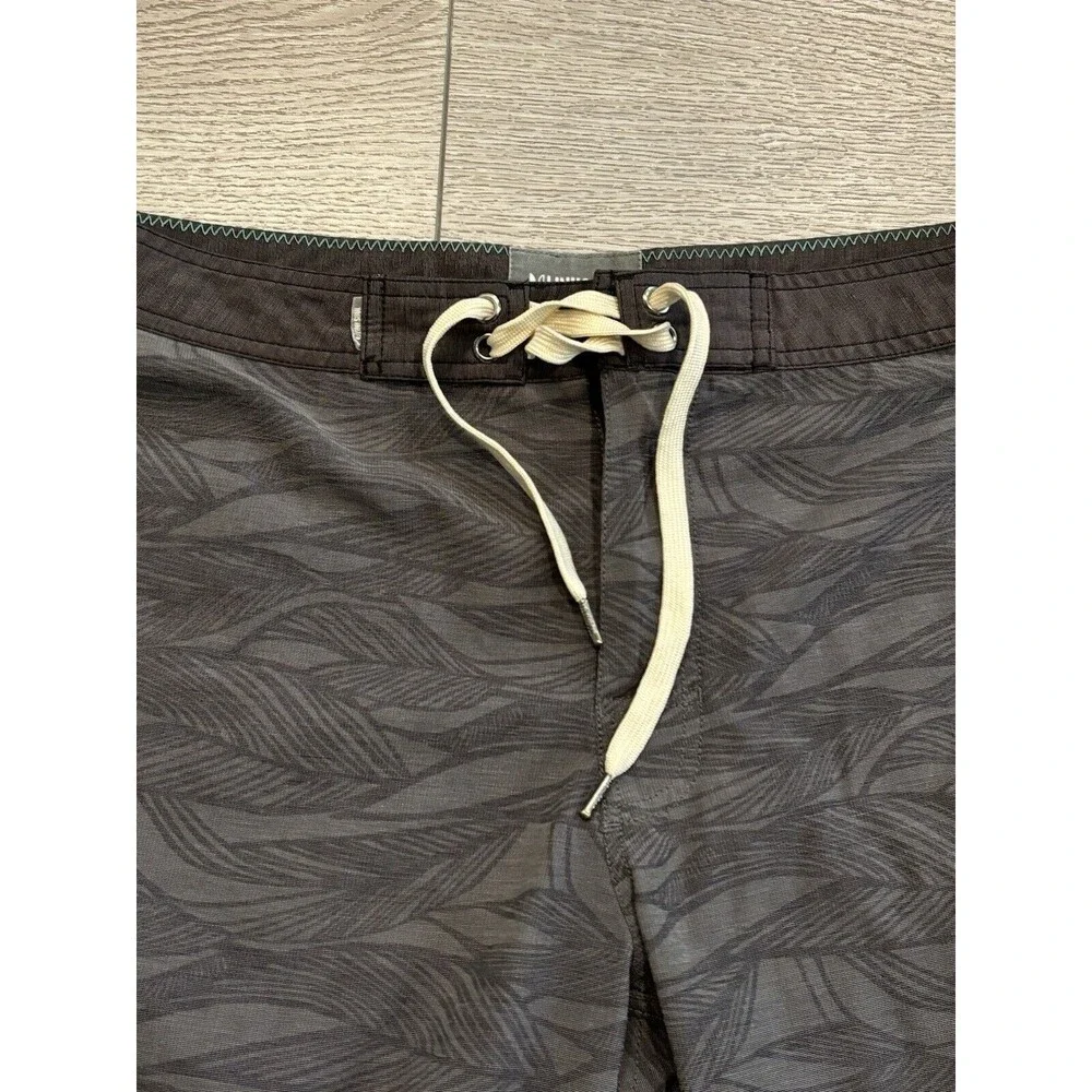 Linksoul Hybrid Shorts Mens 34 Gray Black Palm Swim Trunks‎ Golf Preppy